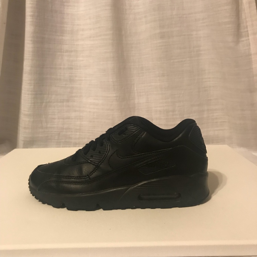 Black Nike AirMax Sneakers Women’s Size 5.5